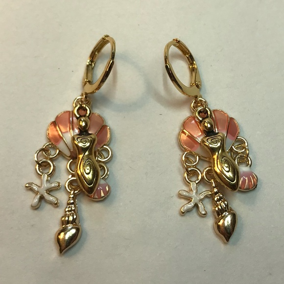 “Birth of Venus" Aphrodite Greek Mythology Goddess Handmade Earrings Seashell - Picture 10 of 14